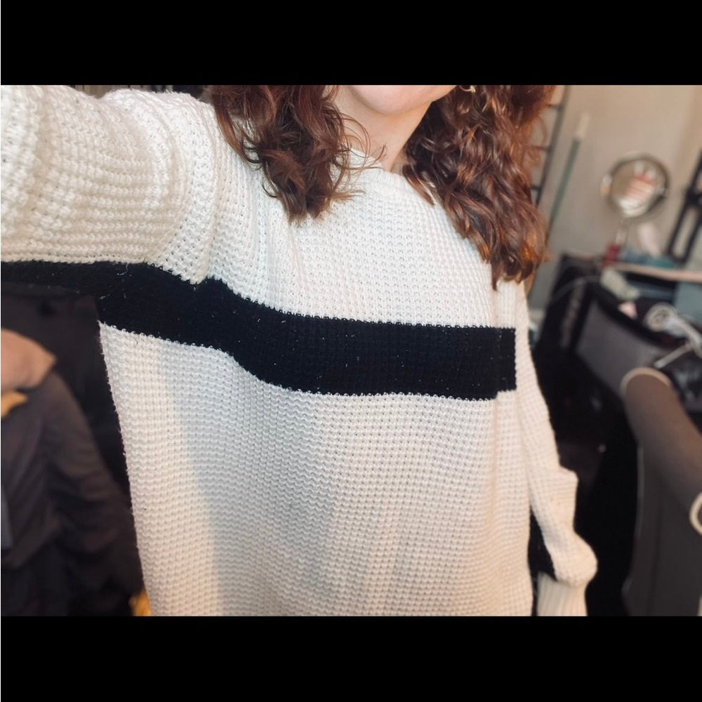 Sweater - Picture 11 of 12